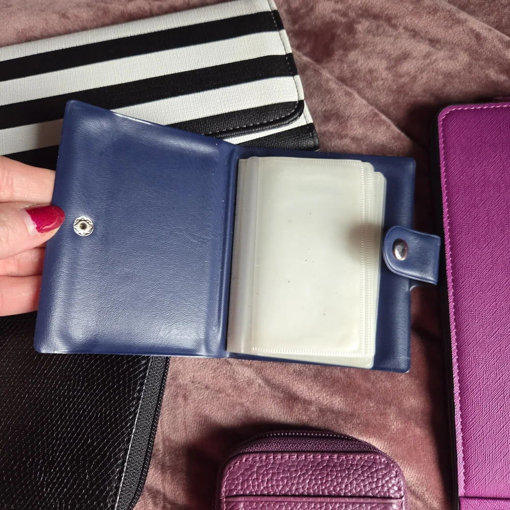 Random Lot Of Wallets! - Picture 7 of 7